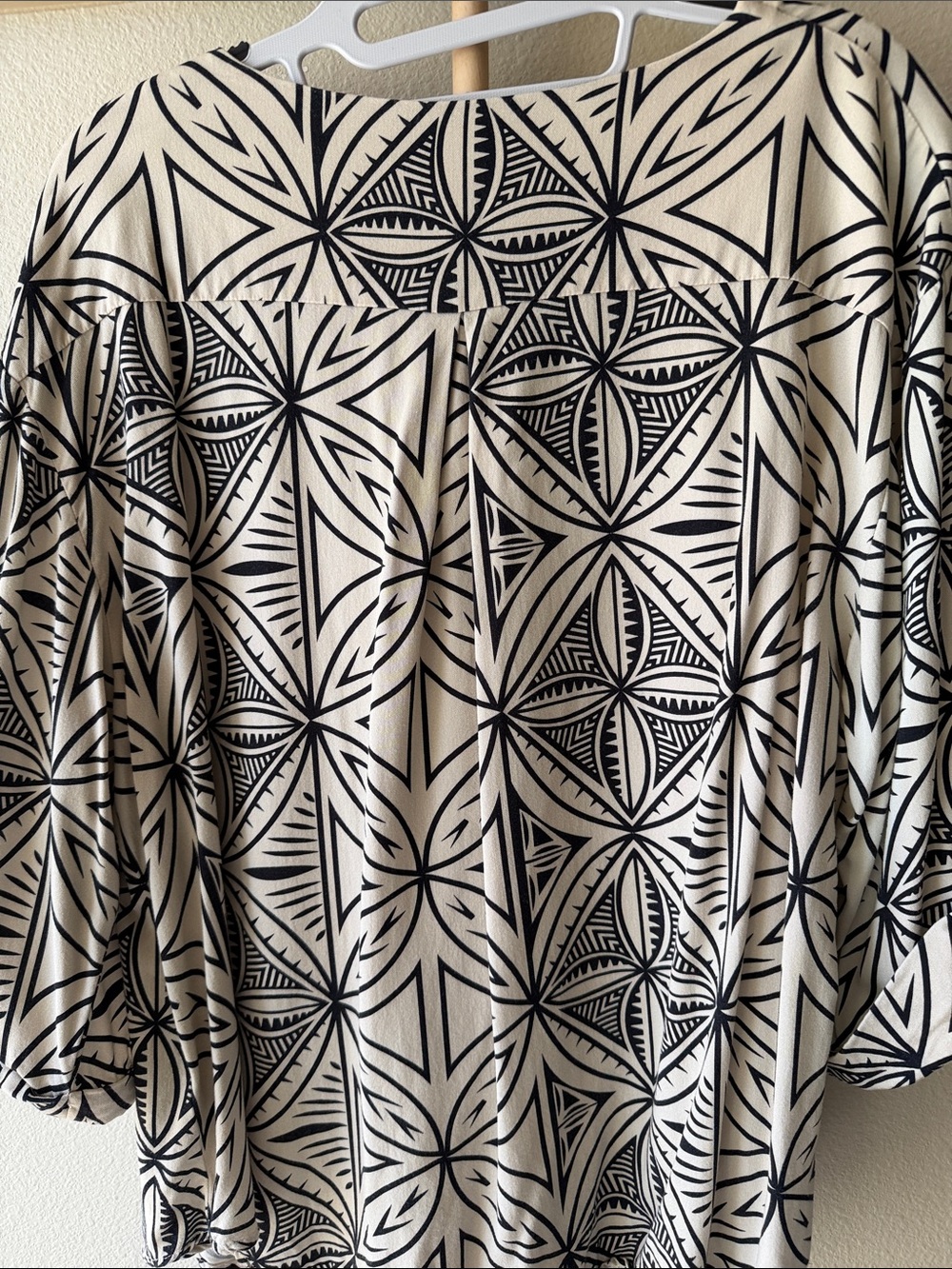 Tanoa Cream and Black V-Neck Blouse - Picture 5 of 5